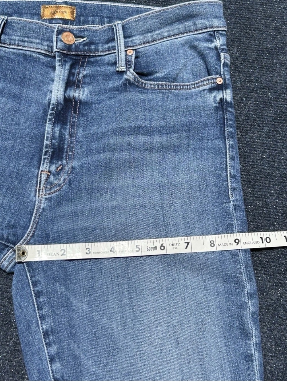 MOTHER The Insider Crop Step Chew Distressed Jeans in Dancing on Coals Size 30 - Picture 14 of 16